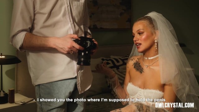 Bride cheats on groom with wedding photographer
