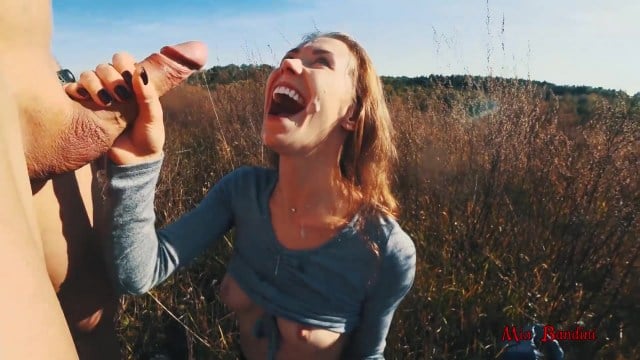 Wild girl has passionate sex in a field and takes a facial